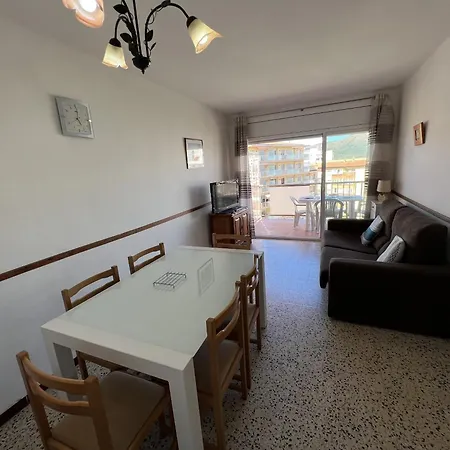 Iii 6 6 Apartment *